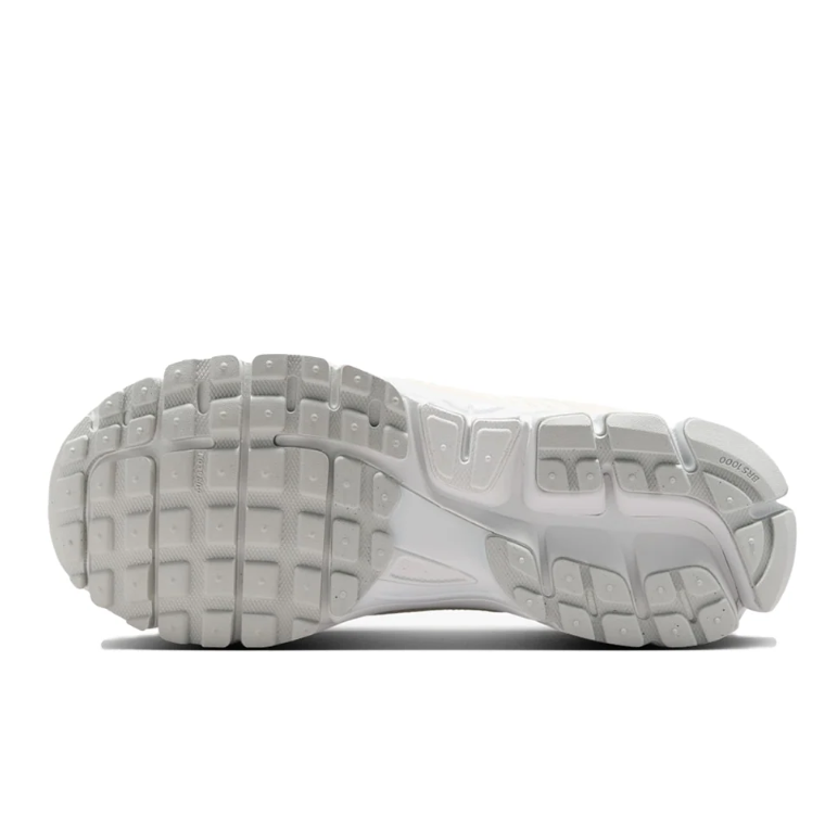 Nike White and Cream Mesh Low-Top Sneakers